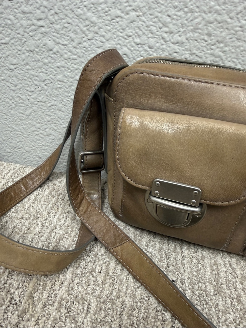 Vintage Fossil Brown Leather Double-Pocket Crossbody Bag - Picture 4 of 13